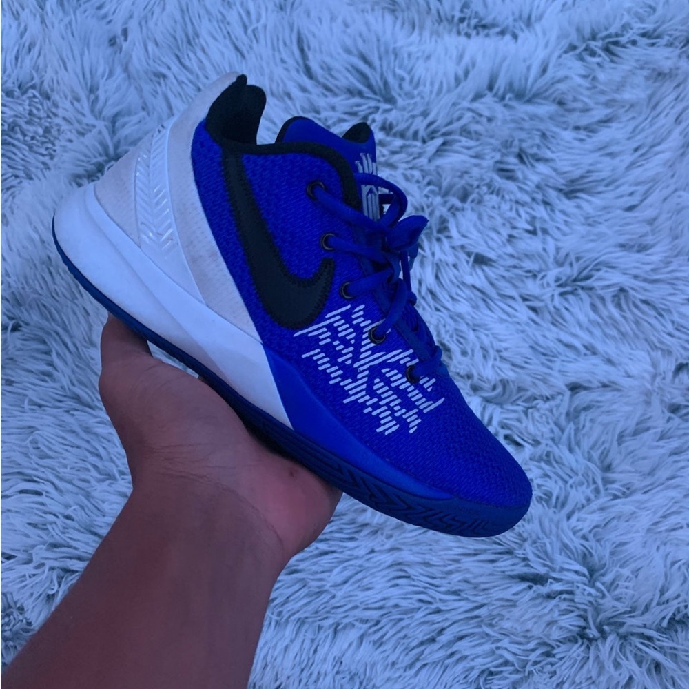 Nike Kyrie Flytrap II shoes